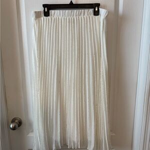 WD.NY White A-Line Pleated Skirt